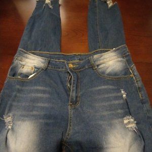 SHEIN DISTRESS SKINNY JEANS..... EUC